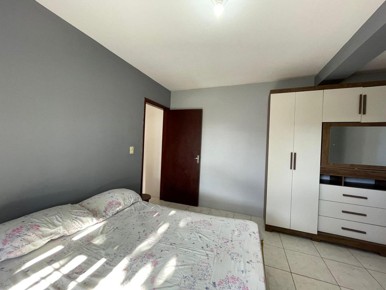 04 Pessoas, Em Residencial Frente Ao Mar Florianopolis