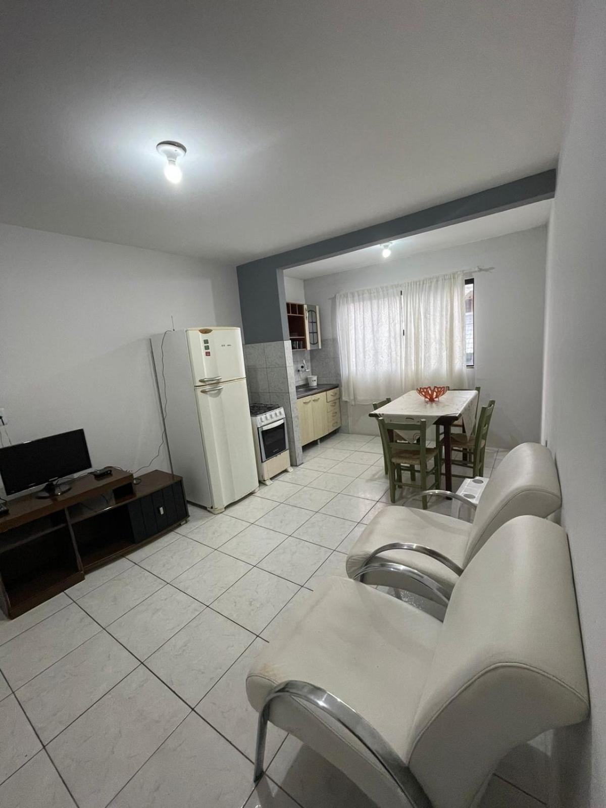 04 Pessoas, Em Residencial Frente Ao Mar * Florianopolis